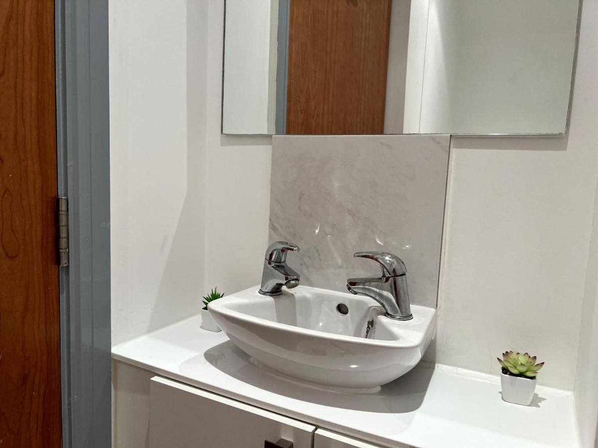 New Two Bedroom Premium - Skylight - Town Centre *